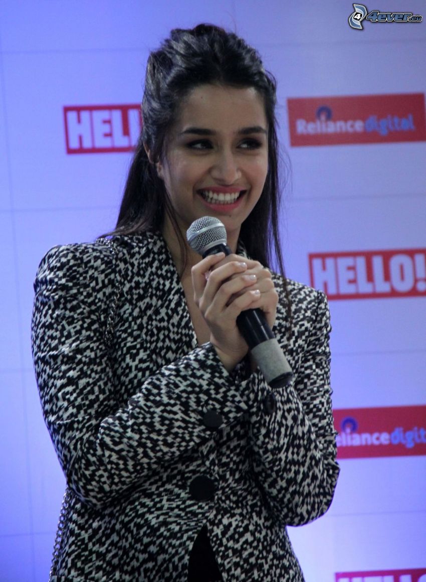Shraddha Kapoor, microphone