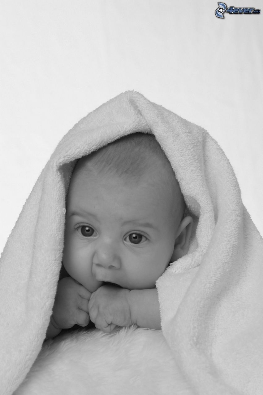 enfant sous la serviette, bébé, serviette