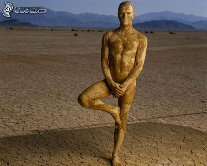 homme dans le désert, art, boue