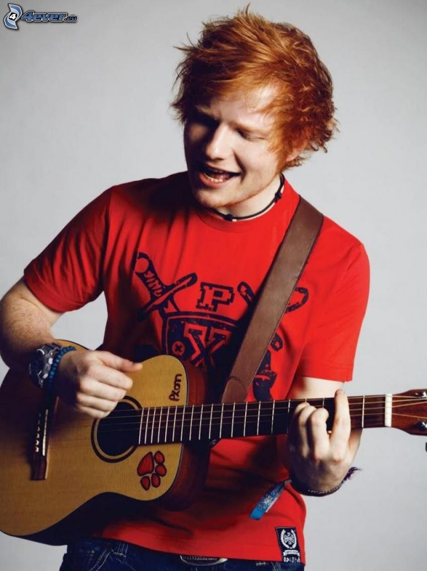 Ed Sheeran, homme avec la guitare, chant