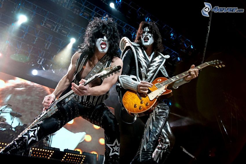 Kiss, concert, jouer de la guitare