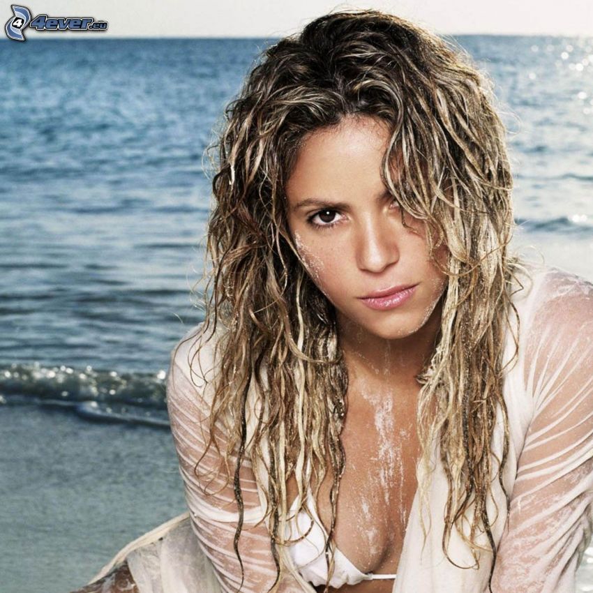 Shakira, femme sur la plage, mer, femme humide