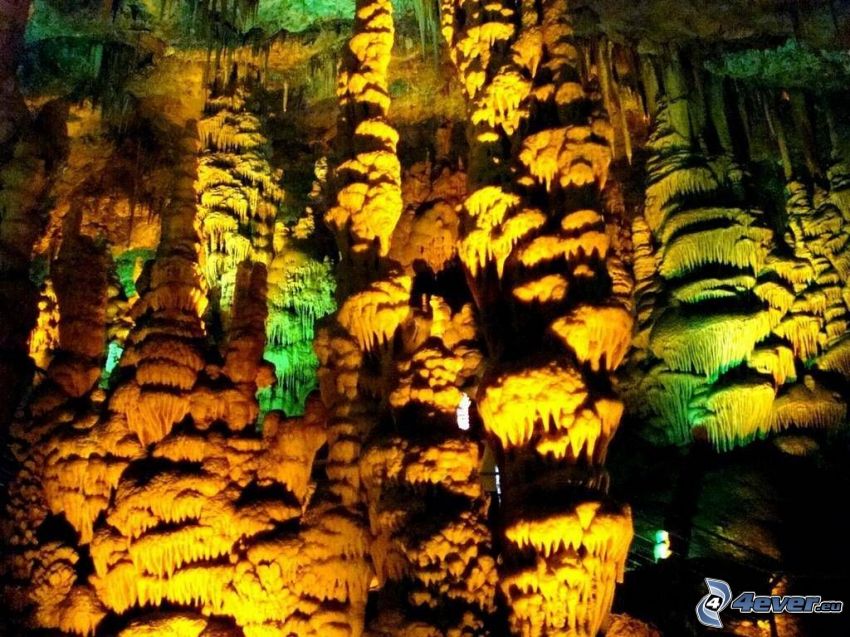 Avshalom, grotte, stalactites, stalagmites