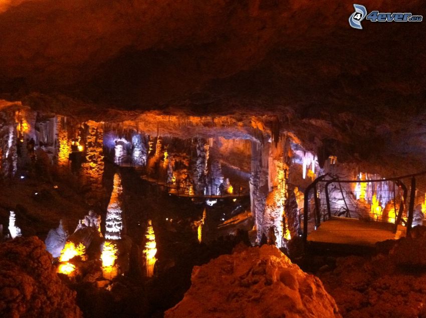 Avshalom, grotte, stalactites, stalagmites