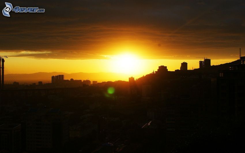 coucher du soleil, silhouette de la ville