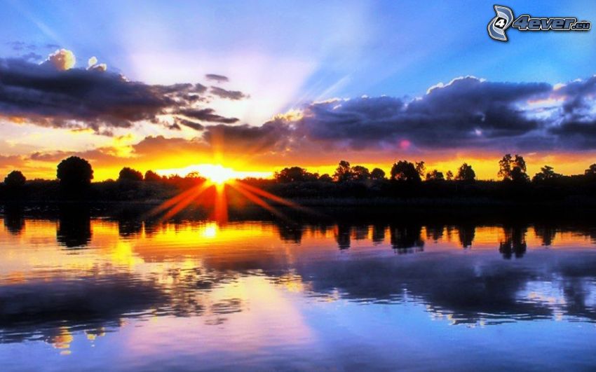 coucher du soleil sur le lac, ciel