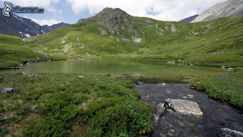 lac, ruisseau, collines rocheuses