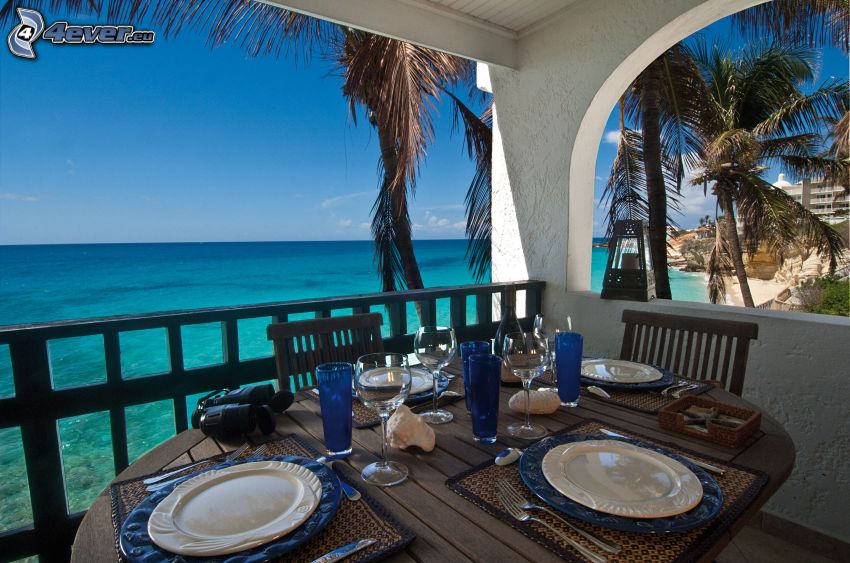 terrasse, table dressée, vue sur la mer