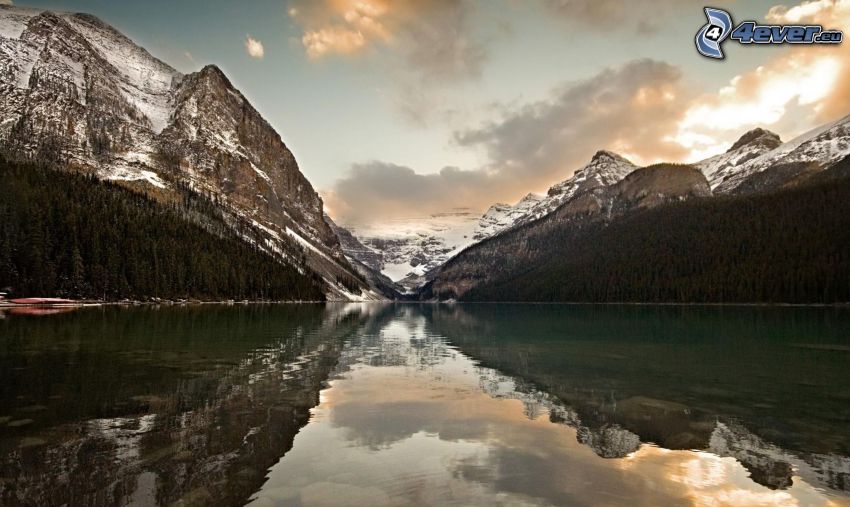 lac, montagnes enneigées, reflexion
