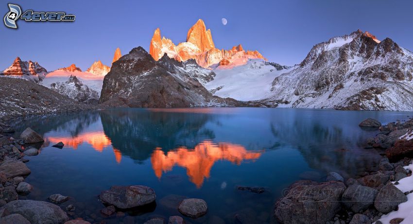 Patagonie, lac de montagne, montagnes, lune