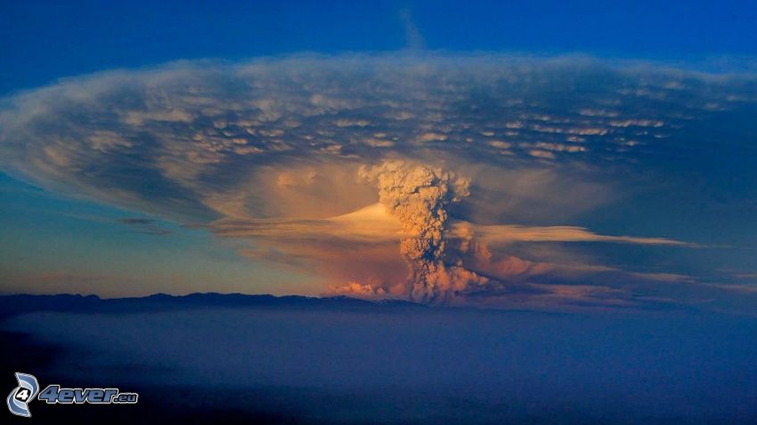nuage volcanique, éruption du volcan