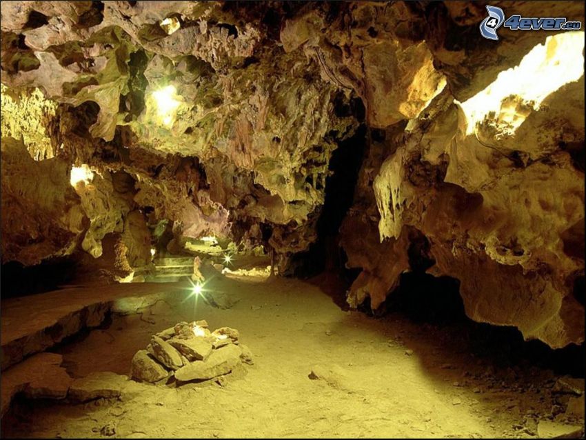 grotte, un monument naturel