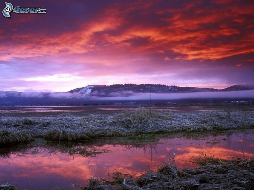 paysage d'hiver, rivière, montagne, ciel rouge