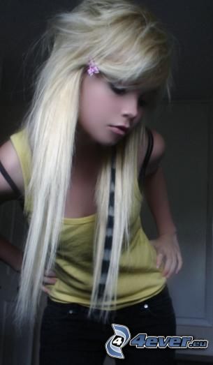 emo fille, mèches, blonde