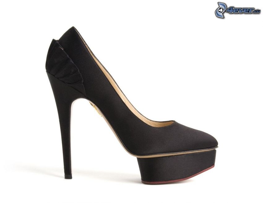 talons noirs, Chaussures aux hautes talons