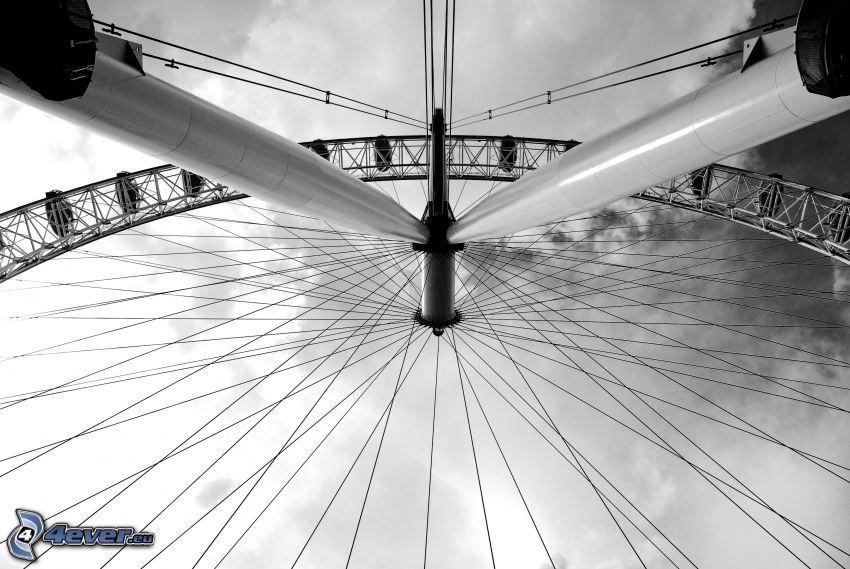 Grande roue, photo noir et blanc