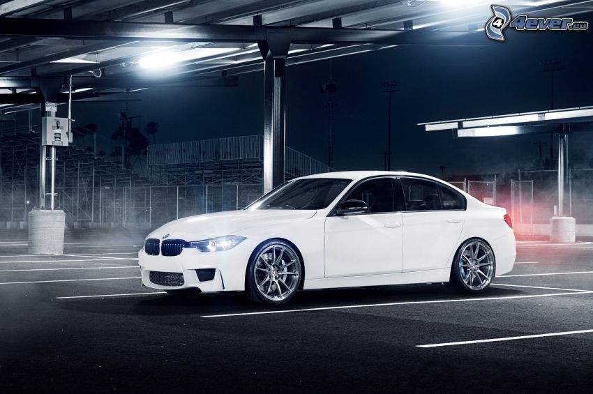 BMW 3 F30, parking, nuit