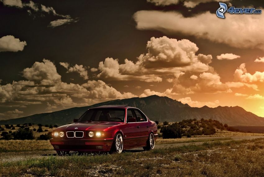 BMW 5, montagne, nuages, soirée