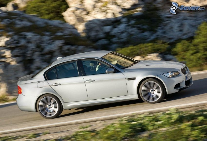 BMW M3, la vitesse, rocher