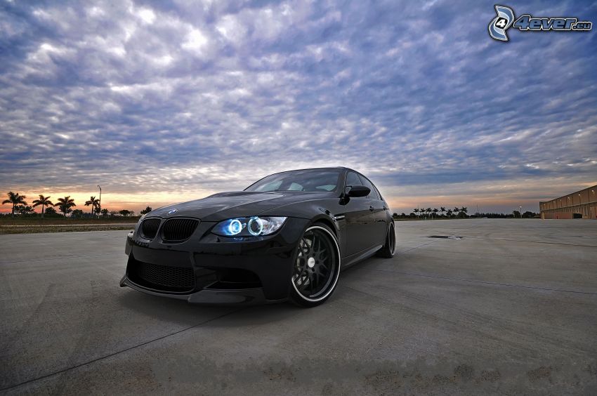 BMW M3, nuages