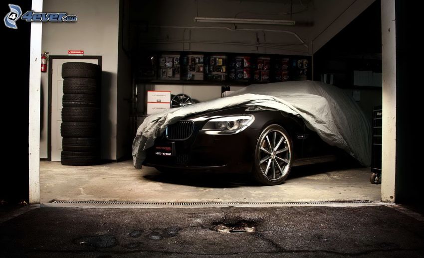 BMW M7, garage, drap de lit