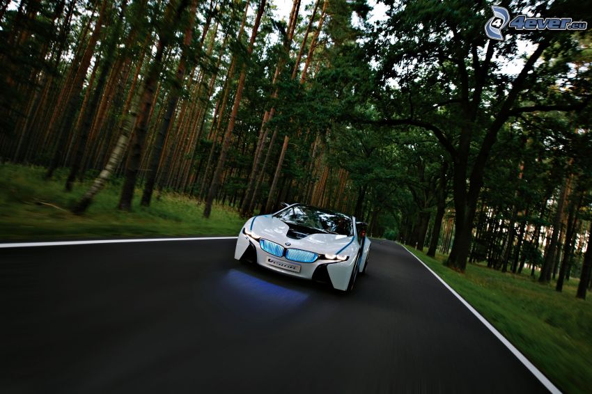 BMW Vision Efficient Dynamics, route par la forêt, la vitesse
