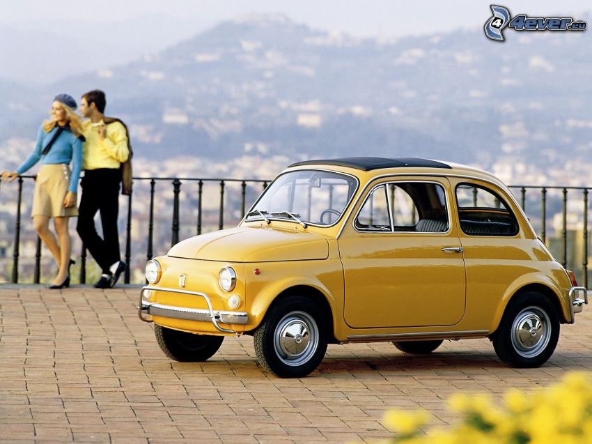 Fiat 500, automobile de collection, couple
