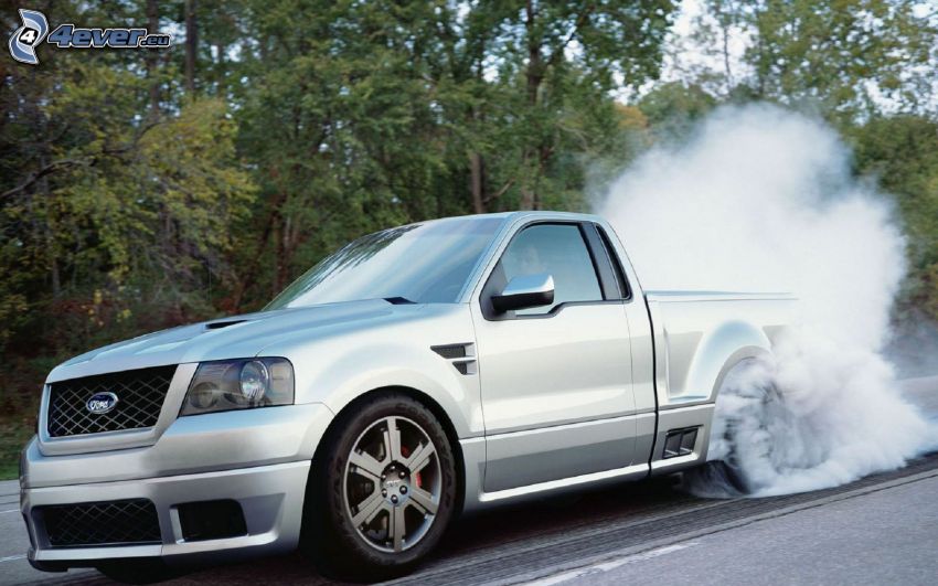 Ford F150 raptor, burnout, fumée