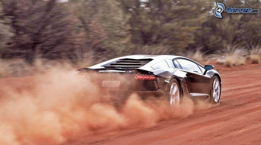Lamborghini Aventador, la poussière
