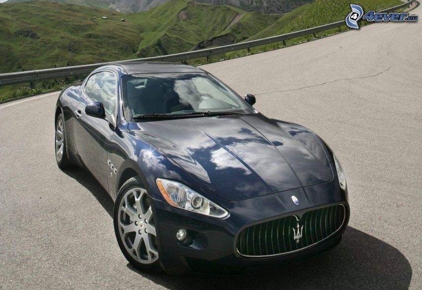 Maserati GranTurismo, route, collines