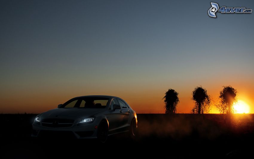 Mercedes-Benz CLS, coucher du soleil