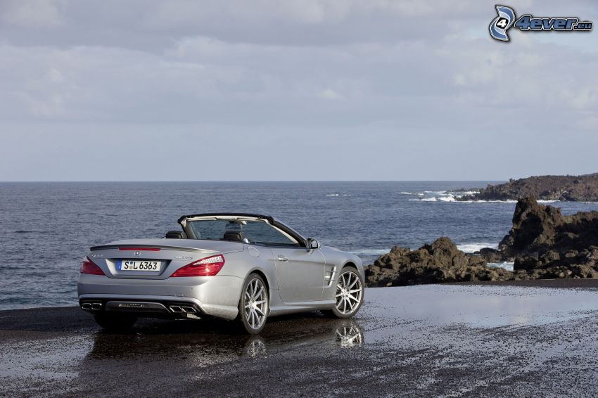 Mercedes-Benz SL63 AMG, cabriolet, mer, roches dans la mer