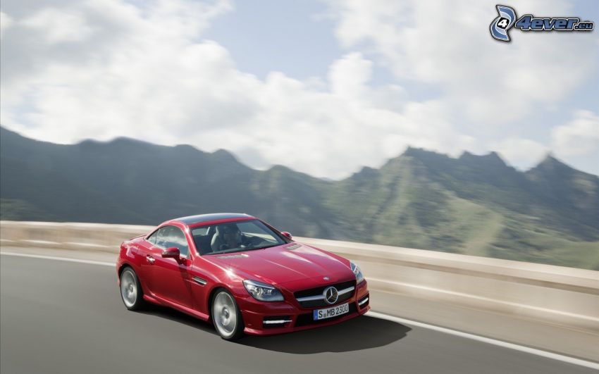 Mercedes-Benz SLK, la vitesse, collines