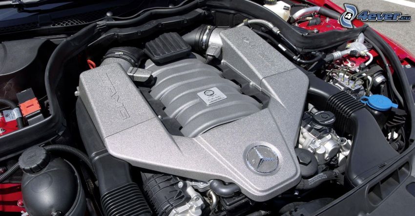 Mercedes C63 AMG, moteur
