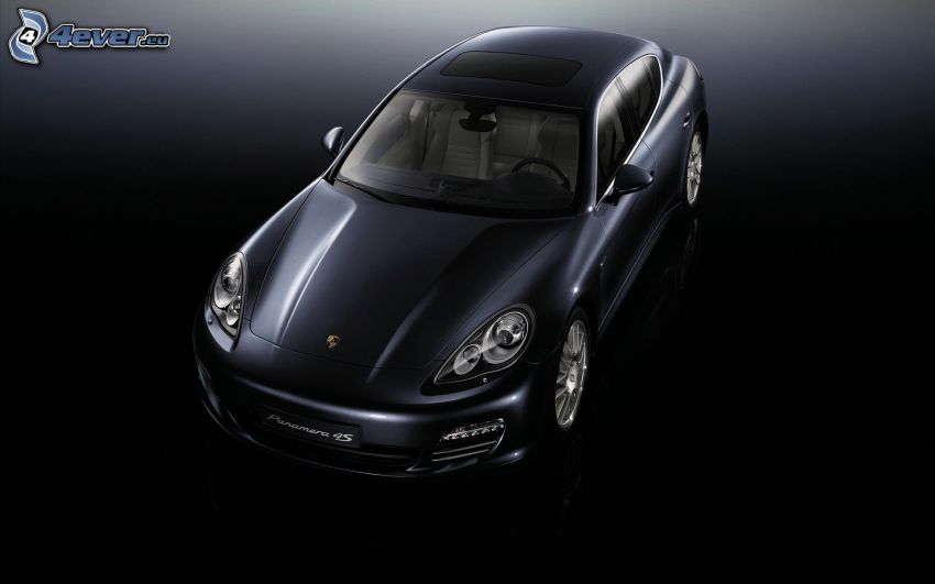 Porsche Panamera, fond noir