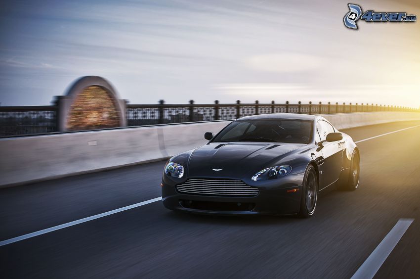 Aston Martin V8 Vantage, la vitesse