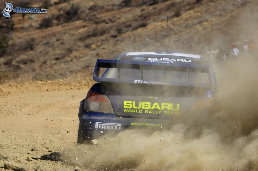 Subaru Impreza, voiture de course, la poussière