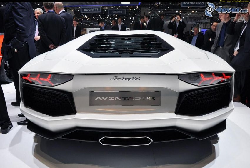 Lamborghini Aventador, exposition