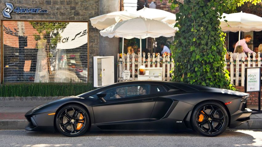 Lamborghini Aventador, rue