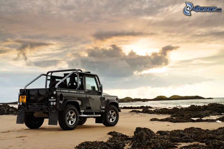 Land Rover Defender, plage de sable
