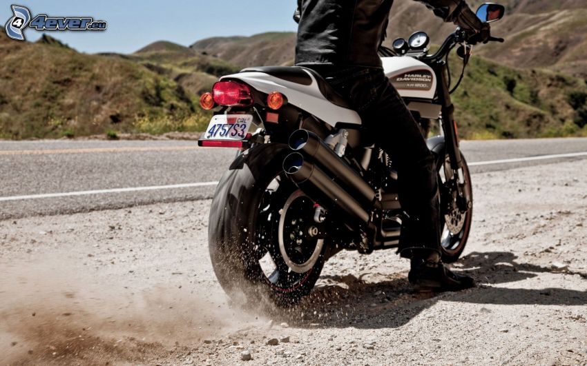 Harley-Davidson, la poussière, route, collines
