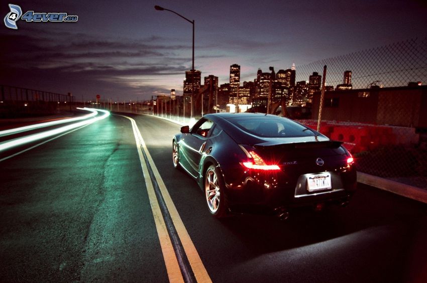 Nissan 370Z, route, soirée, ville dans la nuit