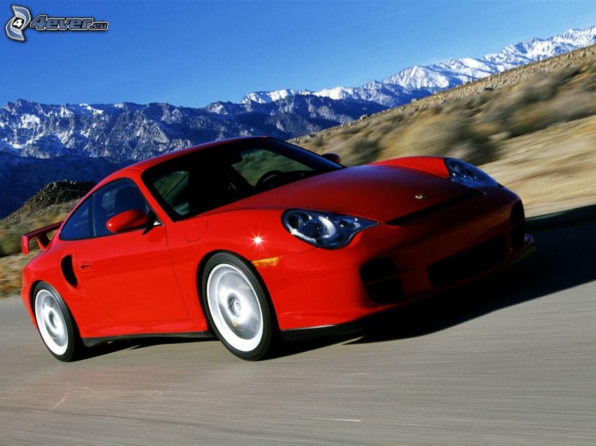 Porsche 911, la vitesse, collines enneigées