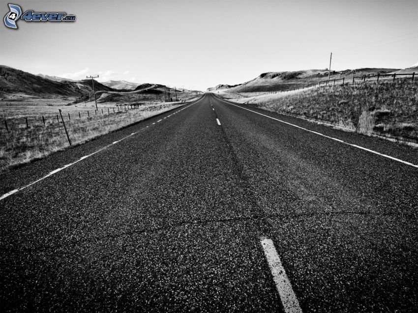 strada diritta, montagna, foto in bianco e nero