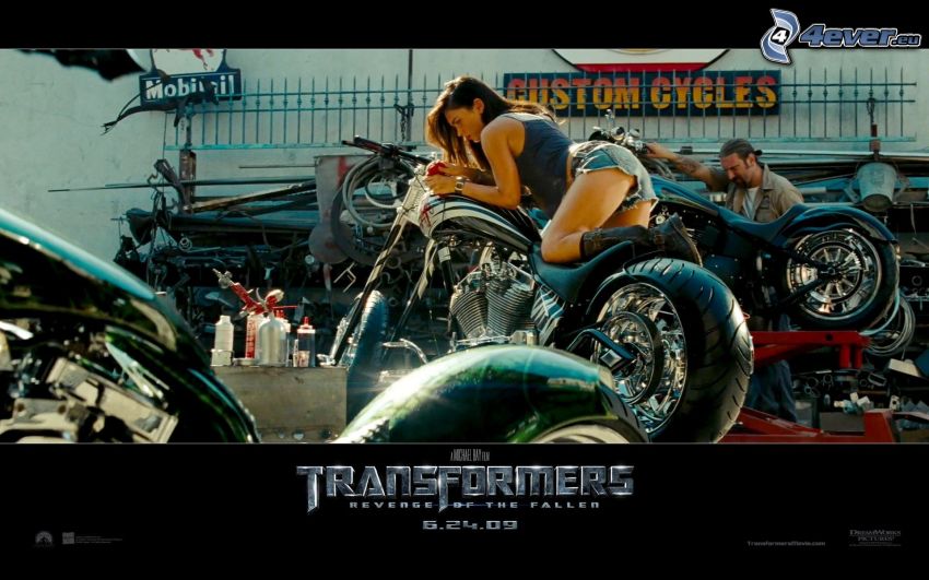 Transformers, Megan Fox, moto