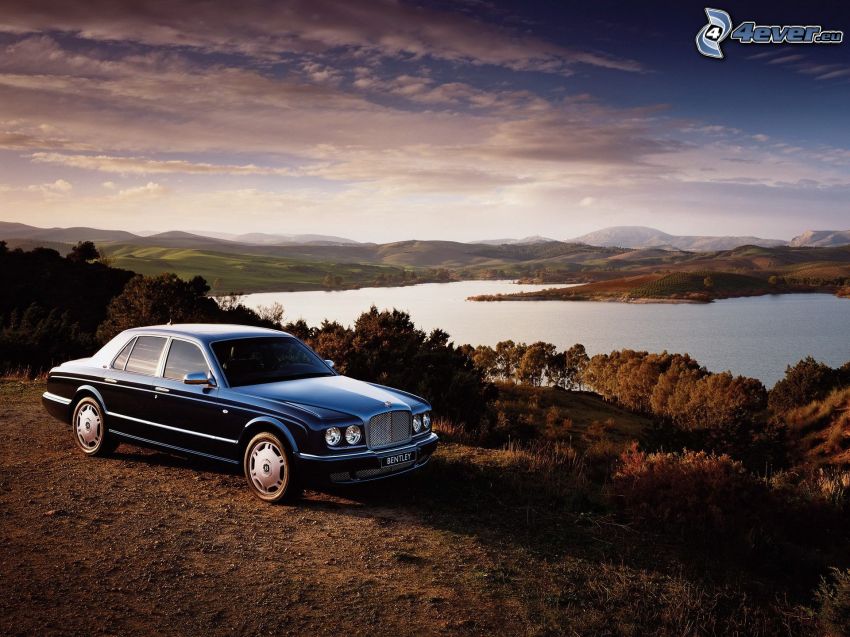 Bentley Arnage T, il fiume, cielo