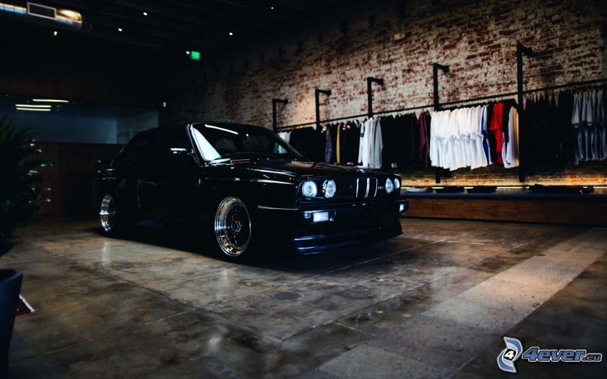 BMW E30, stanza