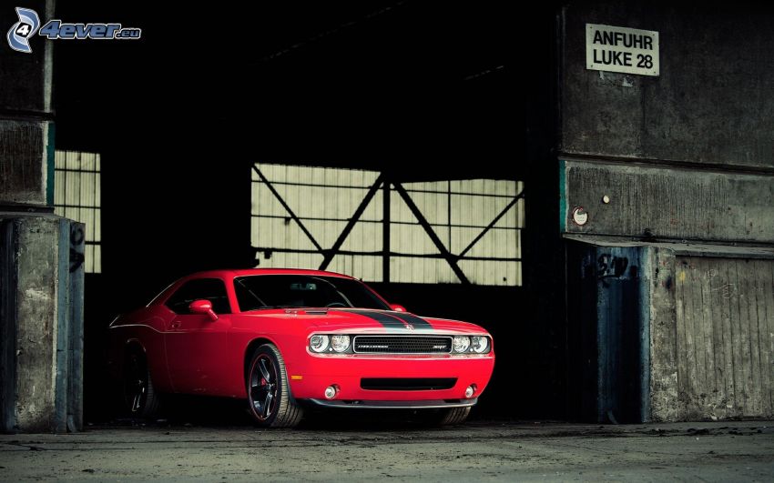 Dodge Challenger, garage