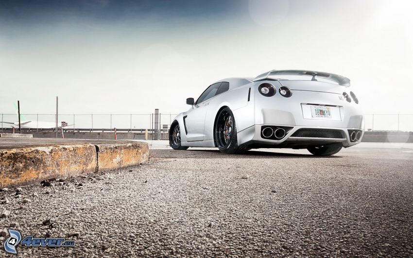 Nissan GTR-R35, strada