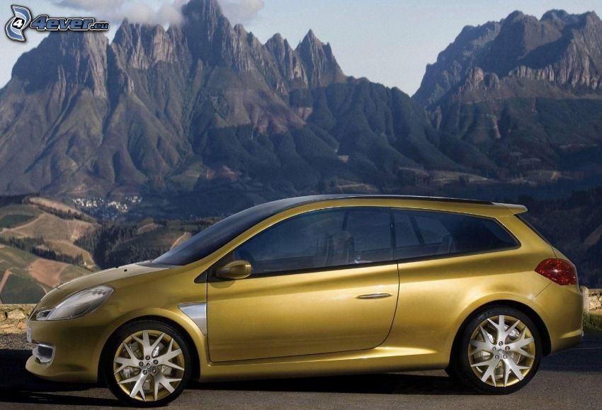 Renault Clio, montagne rocciose